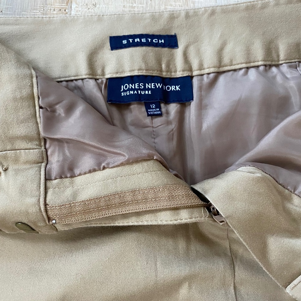 Jones New York Pencil Skirt Sz. 12 Stretch - Picture 3 of 4